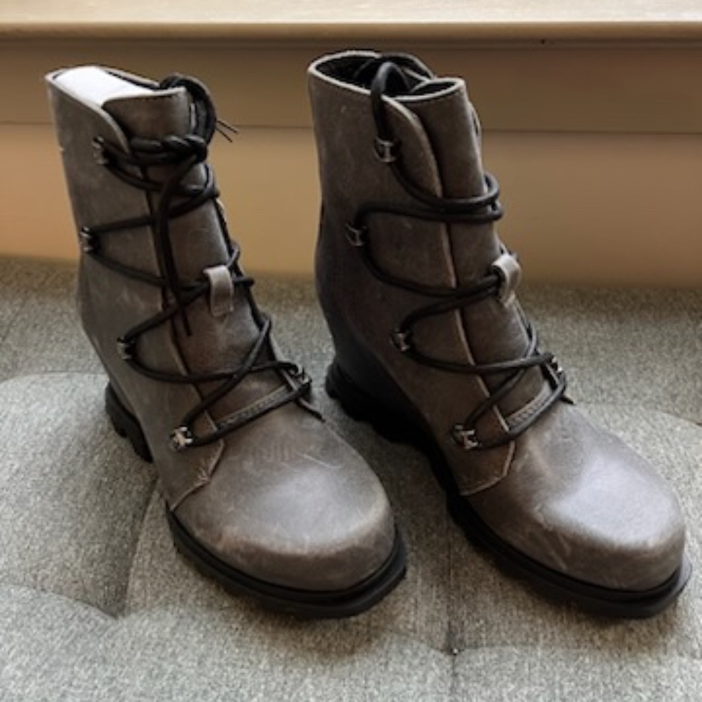 LAST PAIR! Sorel Women's Joan of Arctic Wedge III Lace Boot - Picture 3 of 8